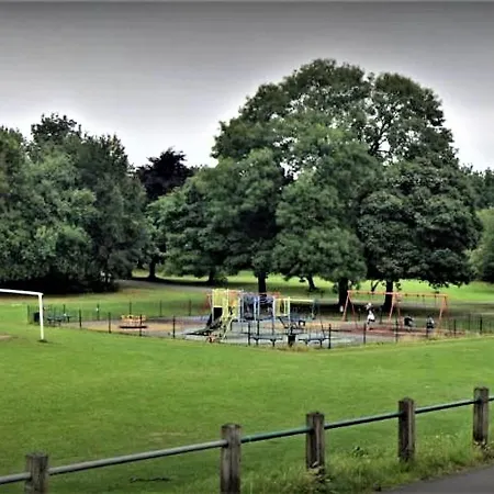 -f9gh- For Your Relaxed, Cosy Stay, Parking * Leeds (West Yorkshire)