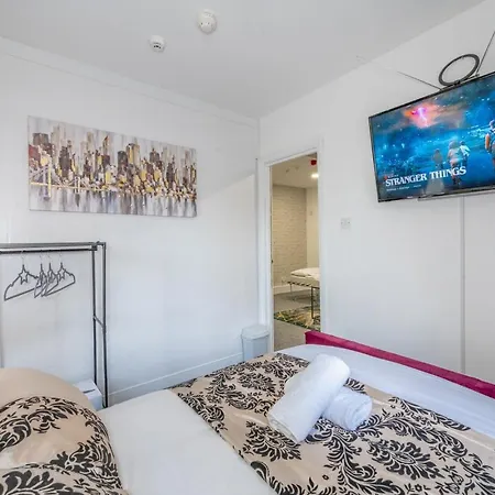 Lägenhet -f9gh- For Your Relaxed, Cosy Stay, Parking Leeds (West Yorkshire)