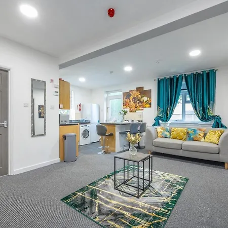 -f9gh- For Your Relaxed, Cosy Stay, Parking Leeds (West Yorkshire)