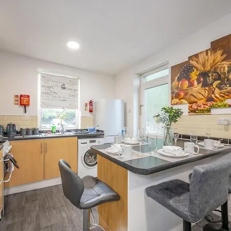 Lägenhet -f9gh- For Your Relaxed, Cosy Stay, Parking Leeds (West Yorkshire)