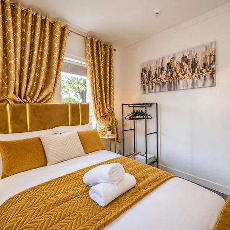 F9gh - Stylish With Garden In Apartment