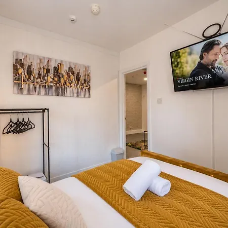 F9gh - Stylish With Garden In Apartment