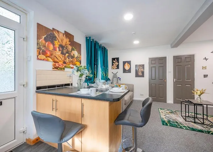 Apartment -f9gh- For Your Relaxed, Cosy Stay, Parking Leeds (West Yorkshire)