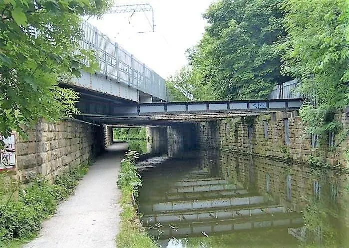 Apartment -f9gh- For Your Relaxed, Cosy Stay, Parking Leeds (West Yorkshire)