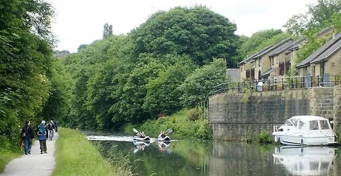 -f9gh- For Your Relaxed, Cosy Stay, Parking Apartment Leeds (West Yorkshire)