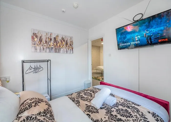 -f9gh- For Your Relaxed, Cosy Stay, Parking Leeds (West Yorkshire)