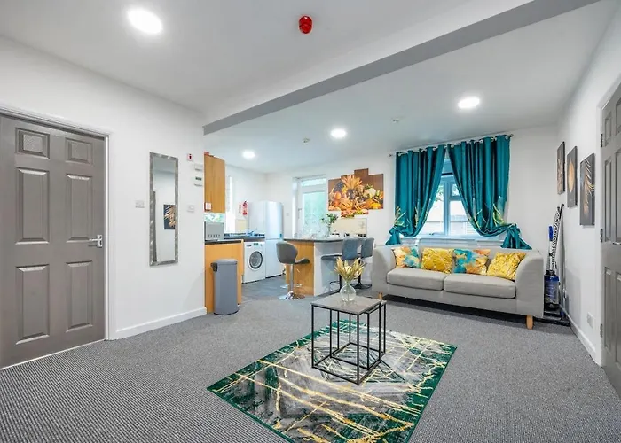 Apartment -f9gh- For Your Relaxed, Cosy Stay, Parking Leeds (West Yorkshire)