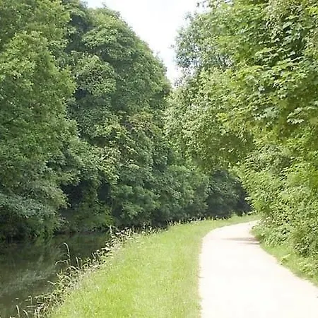 -f9gh- For Your Relaxed, Cosy Stay, Parking